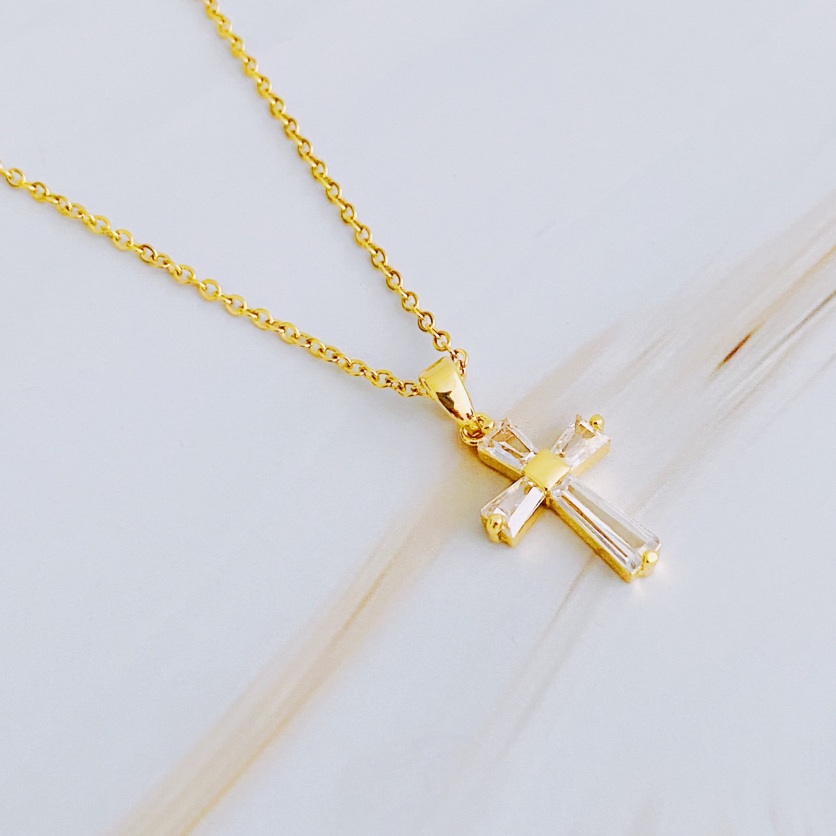 18K Gold Plated Gucci Link Cross Necklace