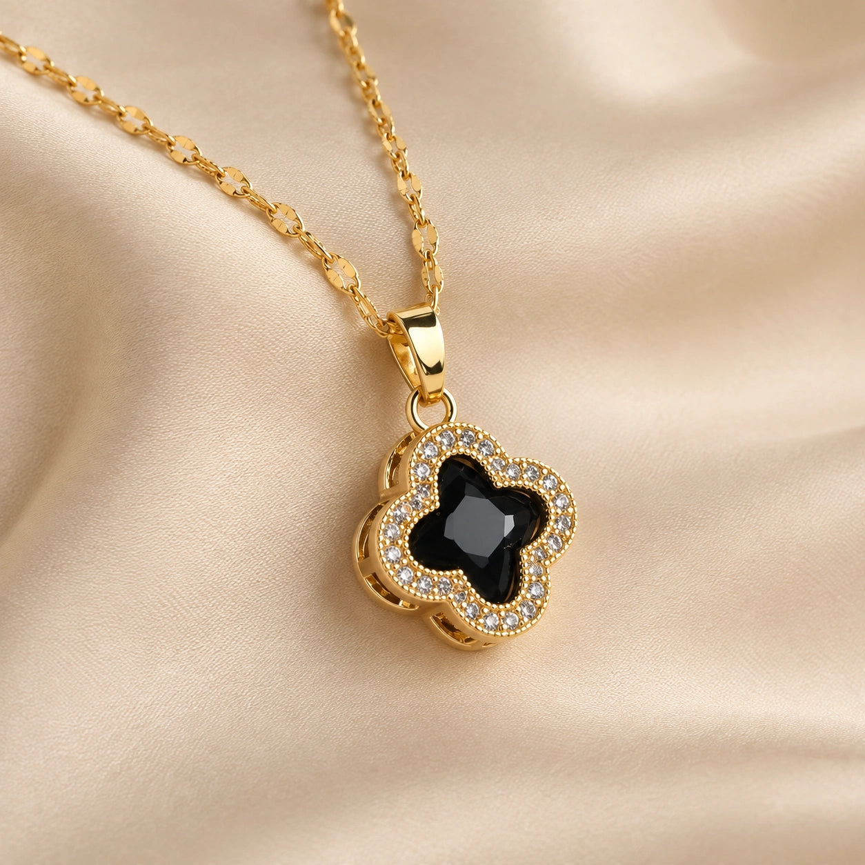 Black Center Flower Pendant Necklace For Women