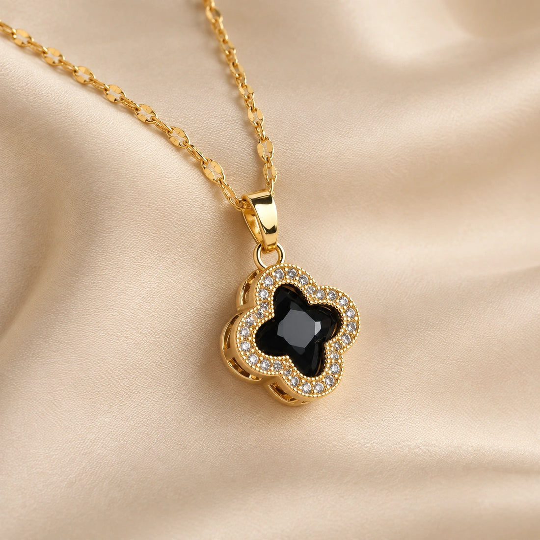 Black Center Flower Pendant Necklace For Women