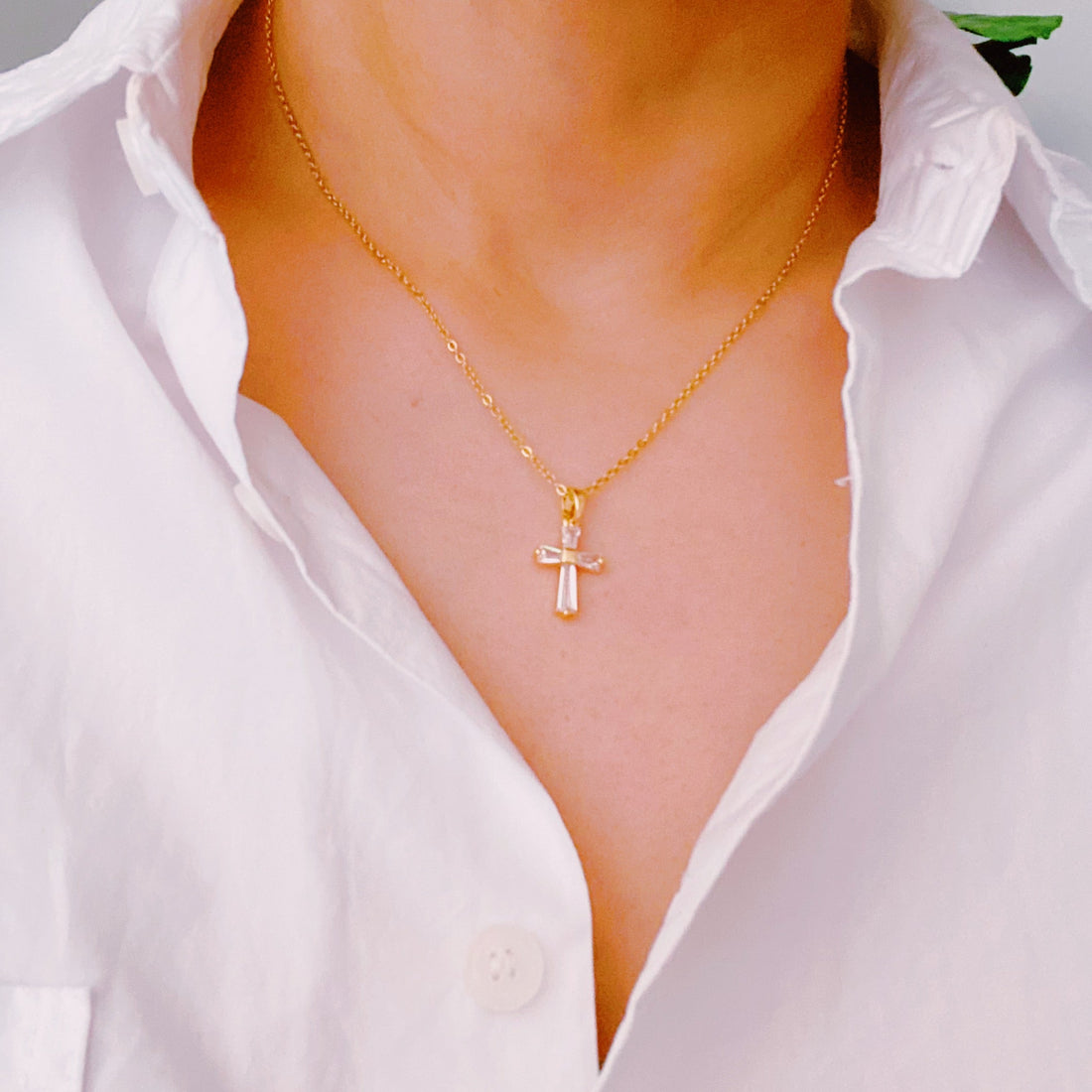18K Gold Plated Gucci Link Cross Necklace
