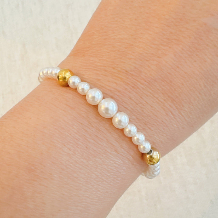 18K gold plate Beaded and pearl Stretch Bracelet.