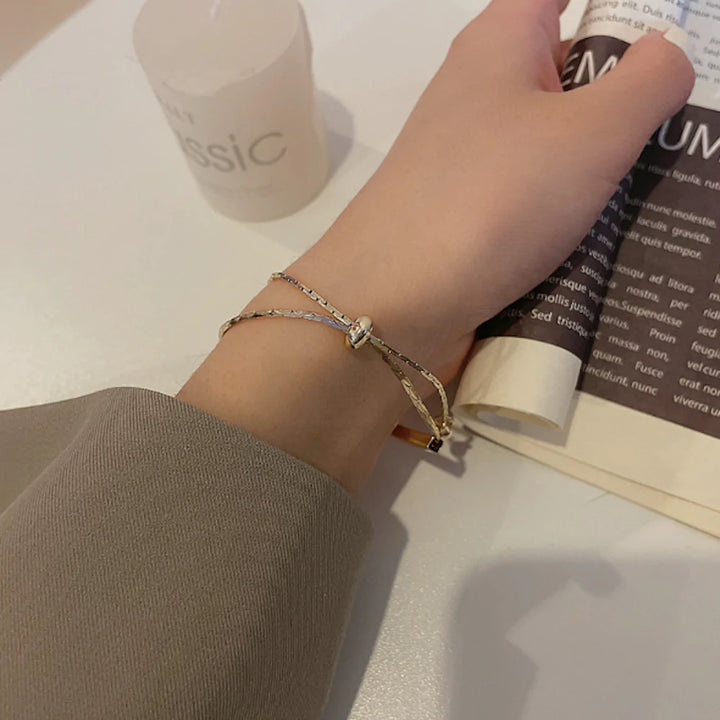 Knot Style Bracelet With A Bar