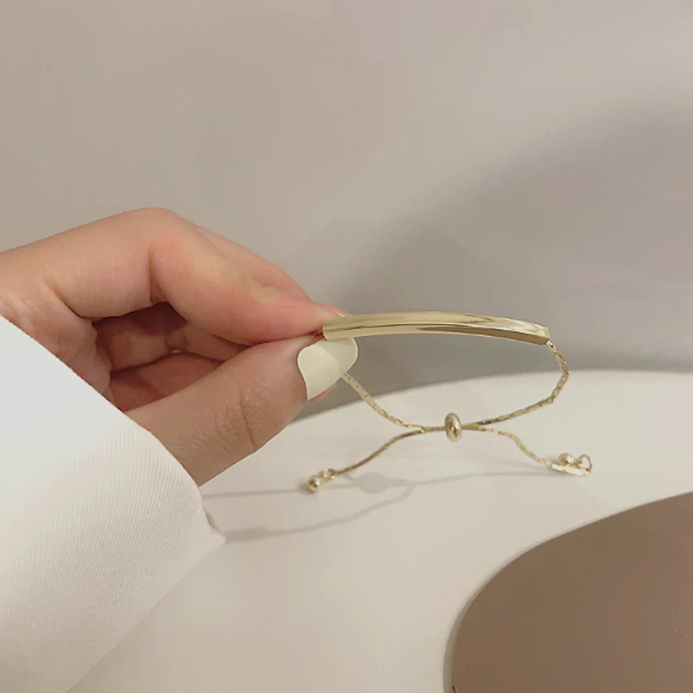 Knot Style Bracelet With A Bar
